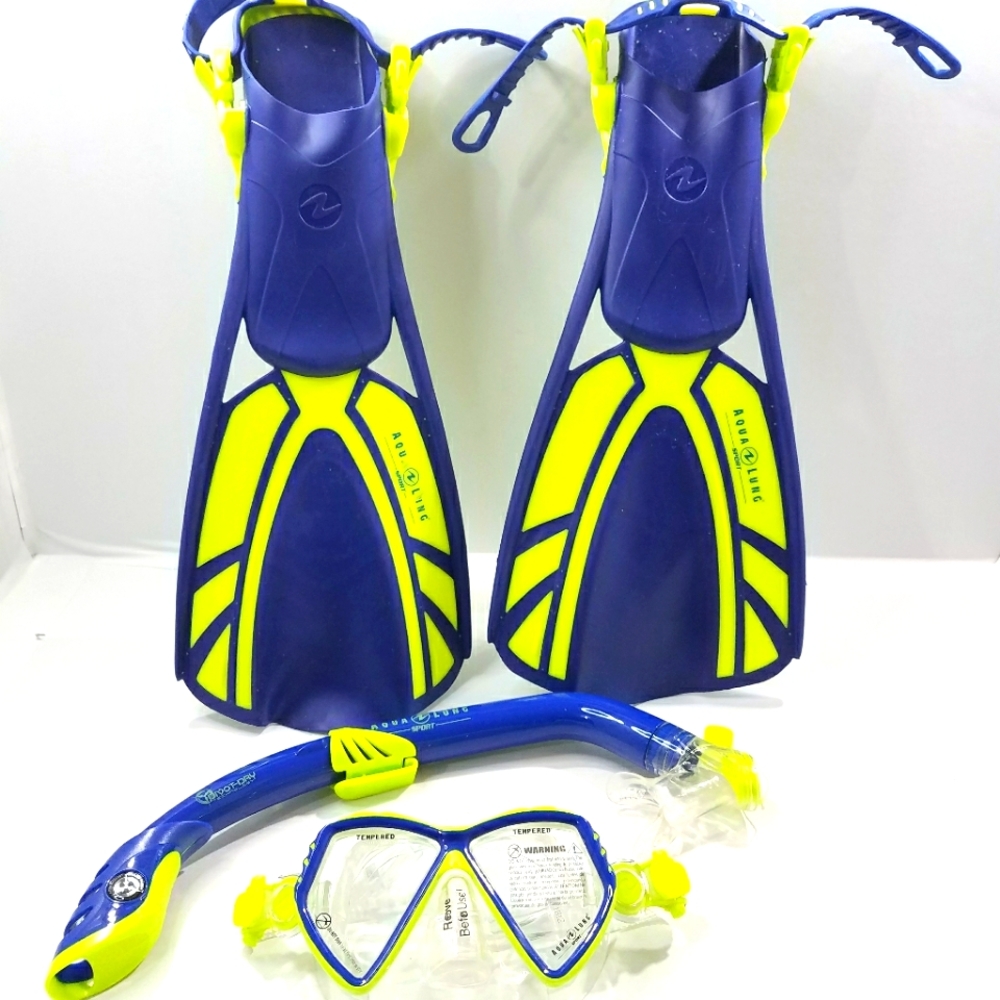 AQUA LUNG SPORT URCHIN JUNIOR KIDS SNORKEL PACK WITH MASK, FINS, & BAG S…
